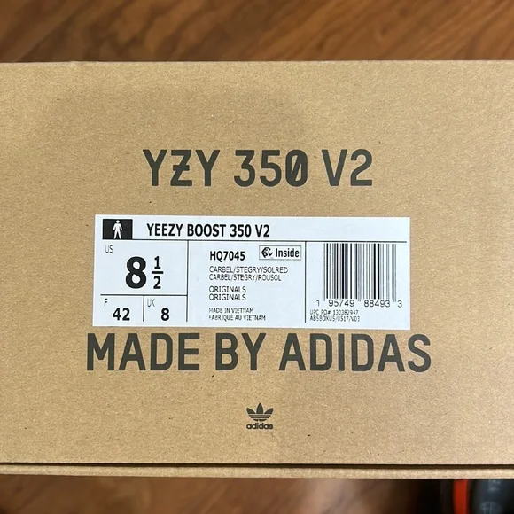 Yeezy boost 350 V2 size 8.5